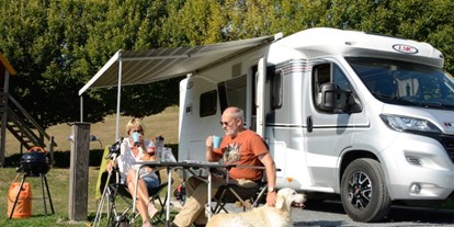 Reisemobilstellplatz - Duschen - Simmern (Luxembourg / Land der roten Erde) - Camping Liefrange Reisemobilstellplatz