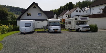 Motorhome parking space - WLAN: nur um die Rezeption vorhanden - Sauerland - Stellplatz - Camping Susewind