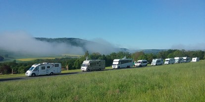 Motorhome parking space - Stromanschluss - Franken - Nebel über Saaletal  - Forellenhof 