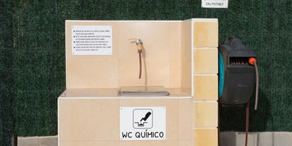 Motorhome parking space - Grauwasserentsorgung - Spain - Entsorgung fur WC quimico - Paraíso Camper 