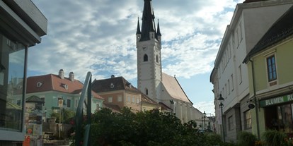Reisemobilstellplatz - Retz - St. Georgskirche am Hauptplatz - Festgelände Horn, Träger Stadtgemeinde Horn