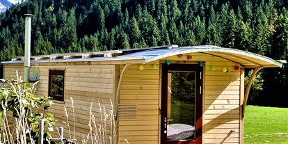 Reisemobilstellplatz - Umgebungsschwerpunkt: Berg - Göschenen - 5 individuelle Tiny Homes können von Gästen ohne eigenen Camping-Ausrüstung gemietet werden - Camping Viva