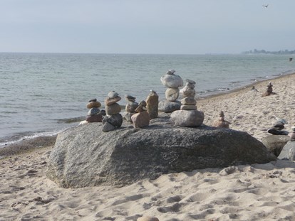 Reisemobilstellplatz - Bademöglichkeit für Hunde - ruhig geworden, innen angekommen - Rosenfelder Strand Ostsee Camping