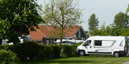 Reisemobilstellplatz - Wohnwagen erlaubt - Wohnmobilplätze innen - Rosenfelder Strand Ostsee Camping