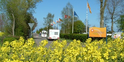 Reisemobilstellplatz - Wohnwagen erlaubt - Rosenfelder Strand Ostsee Camping