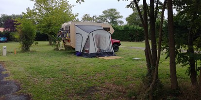 Reisemobilstellplatz - Art des Stellplatz: im Campingplatz - Süd - Charente-Maritime - Platz 24 - AU JARDIN PRÈS DE L'OCEAN, AIRE NATURELLE DE CAMPING CHARENTE MARITIME
