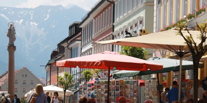 Reisemobilstellplatz - Umgebungsschwerpunkt: Berg - Oberbayern - Markt Murnau mit Fußgängerzone - Stellplatz Campingplatz Brugger am Riegsee