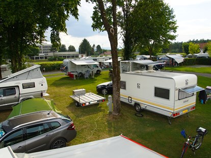 Reisemobilstellplatz - Umgebungsschwerpunkt: See - Gabersdorf (Gabersdorf) - Hinterer-Bereich Campingplatz - Weinland-Camping