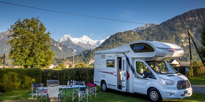 Reisemobilstellplatz - Umgebungsschwerpunkt: See - Schweiz - Hardstanding pitch with a view. - Camping Lazy Rancho 4