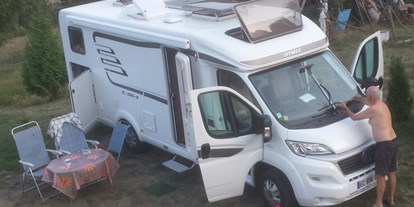 Reisemobilstellplatz - Wohnwagen erlaubt - Holiday - Stellplatz am Camp San