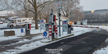 Reisemobilstellplatz - öffentliche Verkehrsmittel - Tauberbischofsheim - P1, unter der Friedensbrücke