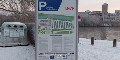 Reisemobilstellplatz - öffentliche Verkehrsmittel - Tauberbischofsheim - P1, unter der Friedensbrücke