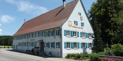 Reisemobilstellplatz - Wolfegg (Landkreis Ravensburg) - Gasthaus Außenansicht - Hotel Gasthaus Adler