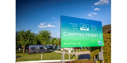 Motorhome parking space - WLAN: am ganzen Platz vorhanden - Switzerland - Einfahrt Camping - Camping Hobby 3
