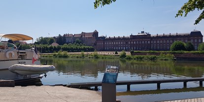 Reisemobilstellplatz - Moselle - Yachthafen und Schloss Saverne - Aire de Camping Car