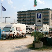 RV parking space - Homepage http://www.areasostaitalia.it - Area di sosta camper