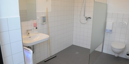 Reisemobilstellplatz - Entsorgung Toilettenkassette - Lübeck - Familiendusche - Reisemobilpark Eutiner See