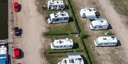 Reisemobilstellplatz - Art des Stellplatz: im Campingplatz - Niederlande - Wohnmobilstellplatz Yachthafen Winschoten - Jachthaven Winschoten