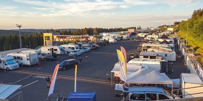 Reisemobilstellplatz - Wohnwagen erlaubt - Geschwenda - Caravanstellplatz am Biathlonstadion Oberhof