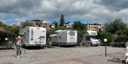 Motorhome parking space - Sicily - http://www.parkinglagani.it - Parking Lagani