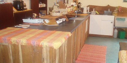 Reisemobilstellplatz - Sauna - Niederösterreich - Küche mit Aufenthaltsraum - Freunde des Moosbacherhofes