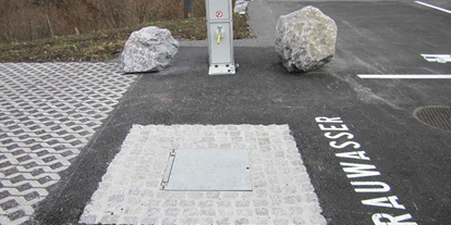 Motorhome parking space - öffentliche Verkehrsmittel - Switzerland - Entsorgung - Glarus, Buchholz,