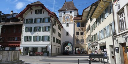 Motorhome parking space - Art des Stellplatz: bei Hotel - Switzerland - Historische Altstadt Willisau - Standplätze beim Feuerwehrmagazin Willisau 
