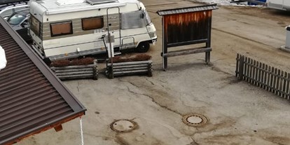Motorhome parking space - Bademöglichkeit für Hunde - Italy - Parking Odlina