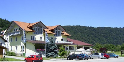 Reisemobilstellplatz - Umgebungsschwerpunkt: Fluss - Schwaben - Stellplatz Gasthof Hotel Zur Post