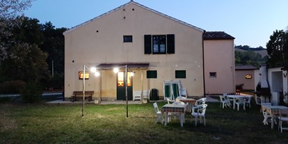 Reisemobilstellplatz - Stromanschluss - Grottazzolina - Agricampeggio "Casale Al Fiume"