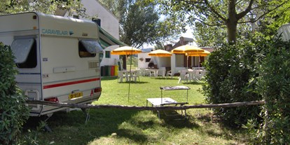 Motorhome parking space - Stromanschluss - Italy - Agricampeggio "Casale Al Fiume"