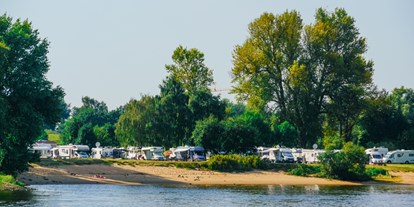 Reisemobilstellplatz - Umgebungsschwerpunkt: Stadt - Niedersachsen - Idyllischer Wohnmobilpark - Wohnmobilpark Stover Strand bei Hamburg an der Elbe
