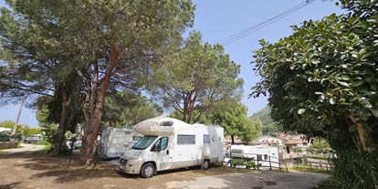 Motorhome parking space - Umgebungsschwerpunkt: Meer - Campania - Area Sosta L' Angolo Verde