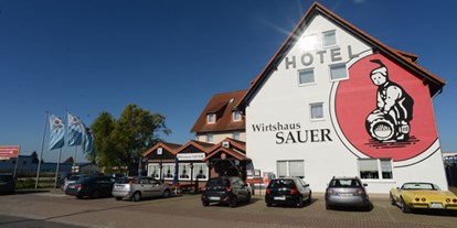 Motorhome parking space - Bockenem - Hotel & Wirtshaus Sauer