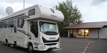 Reisemobilstellplatz - Wohnwagen erlaubt - Sachsen - SAT-Empfang von jedem Stellplatz aus. - Wohnmobilstellplatz Leipzig Zentrum und Zoo