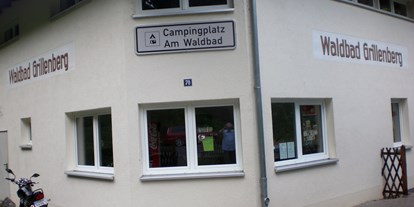 Reisemobilstellplatz - Umgebungsschwerpunkt: Stadt - Sachsen-Anhalt - Beschreibungstext für das Bild - Campingplatz "Am Waldbad" - Grillenberg