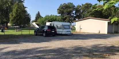 Reisemobilstellplatz - Frischwasserversorgung - Schweiz - Auch mit Wohnwagen super! CEE Stromanschlüsse vorhanden  - Stellplatz Eichholz / Gerlafingen 