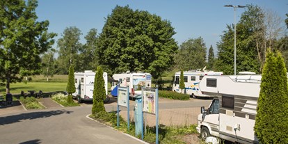 Motorhome parking space - öffentliche Verkehrsmittel - Bad Waldsee - (c) Touristikmarketing Bad Buchau - Wohnmobilstellplatz Am Kurpark