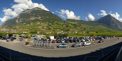 Reisemobilstellplatz - öffentliche Verkehrsmittel - Wallis - Parking Bains de Saillon