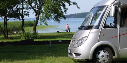 Motorhome parking space - Plau am See - Der Plauer See, der großen und kleinen Badespaß verspricht. - Wohnmobilpark Naturcamping Malchow am Plauer See