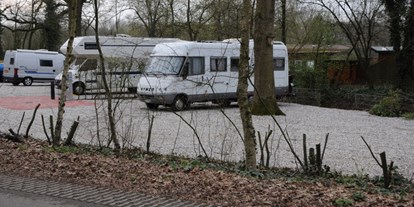 Motorhome parking space - Art des Stellplatz: vor Campingplatz - Netherlands - Op een afstand van 50 meter vindt u Restaurant Karpermeer met cafetaria.
Het Centrum van Aalten ligt op loopafstand, ongeveer 1.5 km.  - Camping Lansbulten