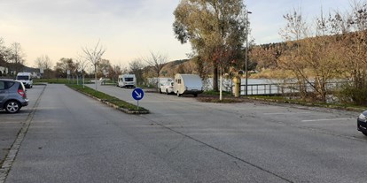 Motorhome parking space - Umgebungsschwerpunkt: Stadt - Vilshofen - Wohnmobilstellplatz Donaupromenade