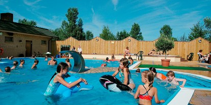 Reisemobilstellplatz - Entsorgung Toilettenkassette - Swimmingpool - Wohnmobilpark Wulfener Hals