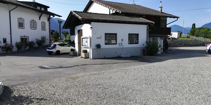 Motorhome parking space - Grauwasserentsorgung - Italy - Camper Stellplatz Schneeburghof