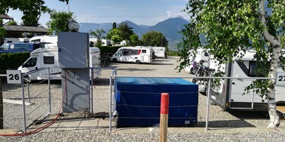 Motorhome parking space - Duschen - Italy - Camper Stellplatz Schneeburghof