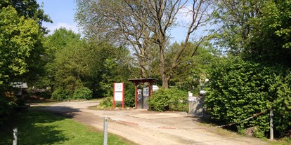 Reisemobilstellplatz - Sauna - Preußisch Oldendorf - Zufahrt, Kette aushängen - Stellplatz Löhne