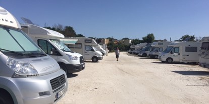 Reisemobilstellplatz - Entsorgung Toilettenkassette - Italien - Area Sosta Camper Marina di Pisa