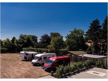 Motorhome parking space - Greven (Steinfurt) - Seit Anfang Juli 2018 können Wohnmobilisten nun auch Emsdetten ansteuern und vom zentral gelegenen Platz aus die Stadt und die Umgebung erkunden. - Wohnmobil-Stellplatz Emsdetten