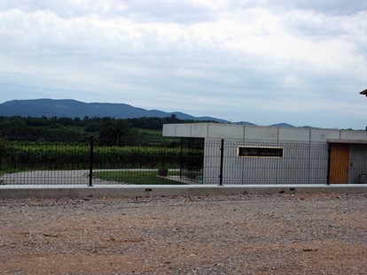 Motorhome parking space - Umgebungsschwerpunkt: am Land - Located next to Lepa Vida boutique winery - Lepa Vida camperstop
