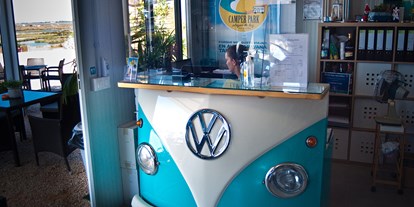 Reisemobilstellplatz - Wohnwagen erlaubt - Isla Cristina - Recepcion - Camper Park Playas de Luz